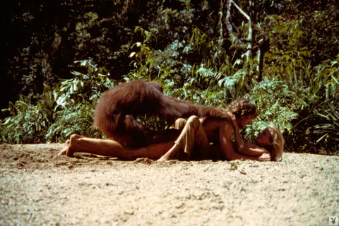 Bo Derek: Mature Blonde MILF with Short Hair Poses Nude Outdoors – photo 4 of 16