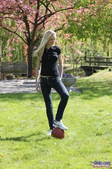 Skinny Blonde Sucks Cock and Fucks Outdoors in Jeans