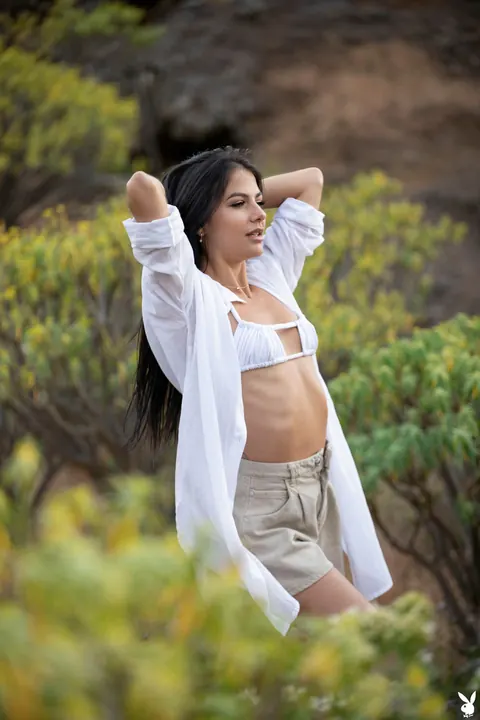 Estefania Pahe: Brunette Latina Strips Nude Outdoors Showing Her Tattoos – photo 6 of 21