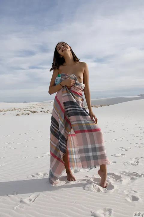 Alejandra Cobos: Amateur Latina Strips on the Beach and Shows Her Big Natural Tits – photo 11 of 12
