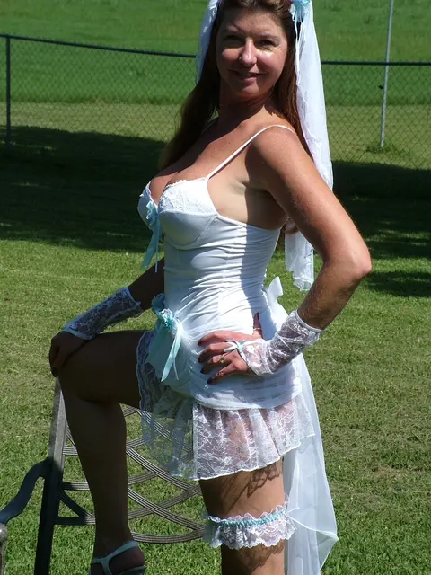 Dee Delmar: Mature Brunette Bride Reveals Her Big Tits and Spreads Outdoors – photo 5 of 20