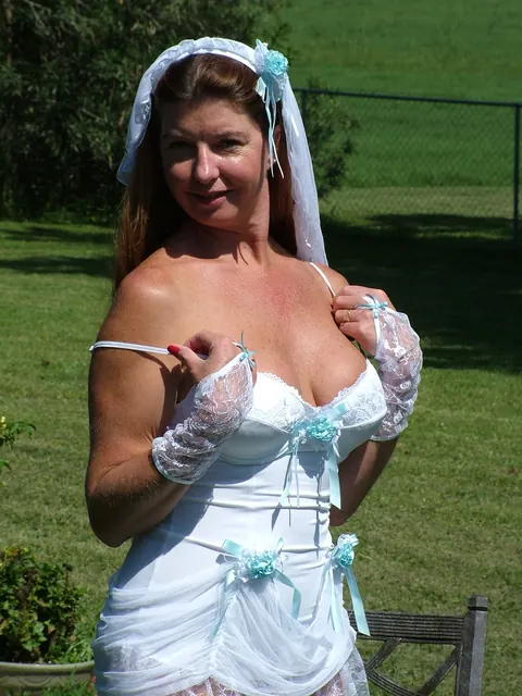 Dee Delmar: Mature Brunette Bride Reveals Her Big Tits and Spreads Outdoors – photo 6 of 20