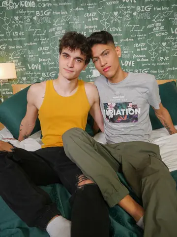 Two Nude Men Kiss and Fuck Passionately