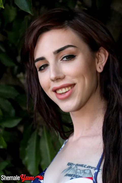 Trans Woman Drops Her Clothes and Poses Nude Front and Back – photo 2 of 16