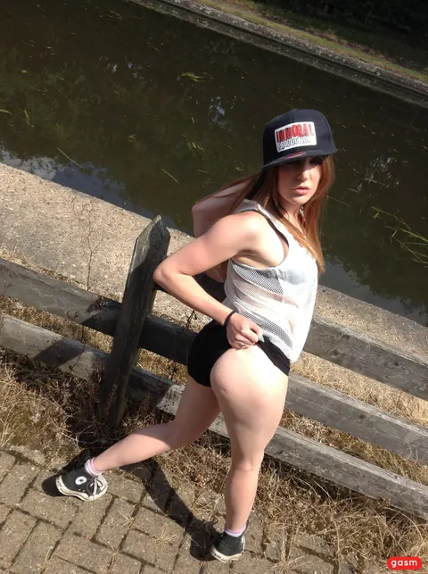 Samantha Bentley: Thick British Brunette Poses in Public Showing Her Curves – photo 12 of 15