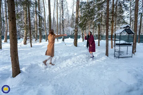 Amanda Clarke: Russian Brunettes Flash Their Hairy Pussies in Skirts – photo 11 of 20