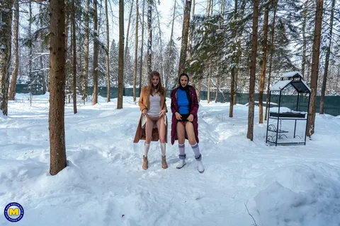 Amanda Clarke: Russian Brunettes Flash Their Hairy Pussies in Skirts – photo 4 of 20