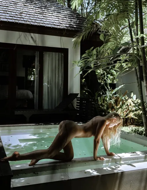 Slim MILF with Big Ass Strips Naked at the Pool – photo 16 of 16