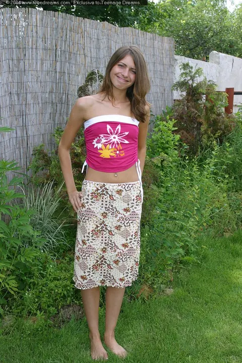 Woman Lifts Her Skirt Outdoors to Finger and Spread – photo 1 of 21