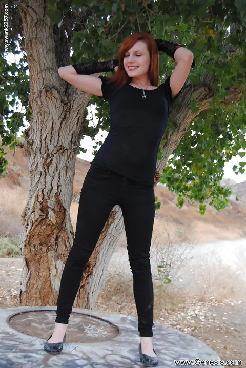 Felicia Davies: Redhead PAWG Flaunts Her Natural Tits and Big Ass in the Forest – photo 4 of 16