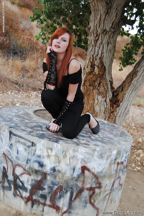 Felicia Davies: Redhead PAWG Flaunts Her Natural Tits and Big Ass in the Forest – photo 1 of 16