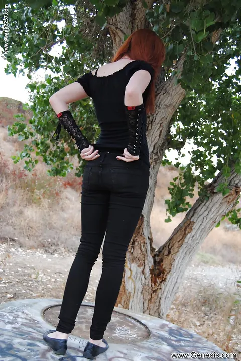 Felicia Davies: Redhead PAWG Flaunts Her Natural Tits and Big Ass in the Forest – photo 5 of 16