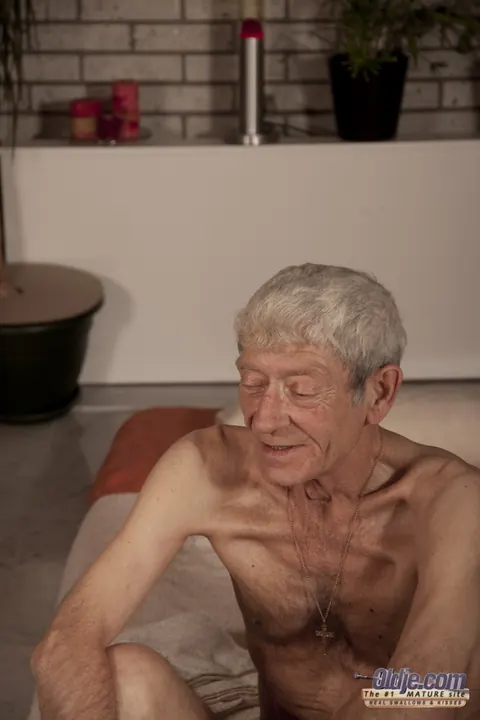 Busty Blonde Sucks Older Man Before Fucking – photo 4 of 17