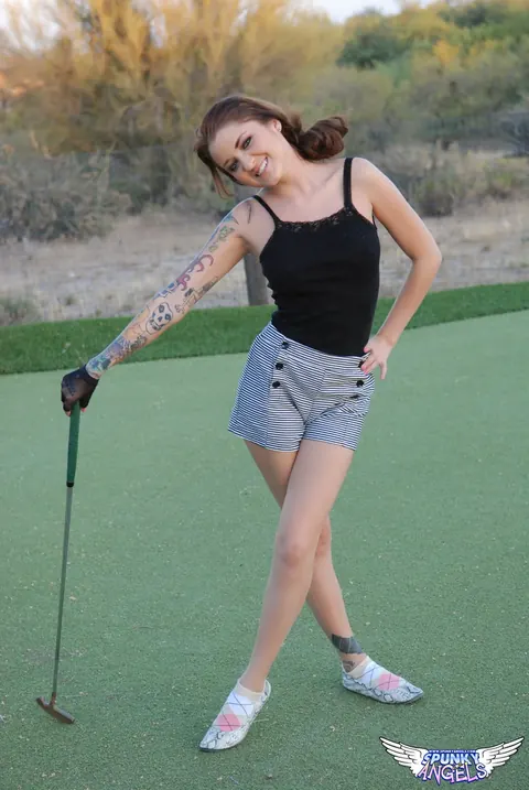 Jeska Vardinski: Thick Brunette MILF Strips Nude on the Golf Course – photo 3 of 12