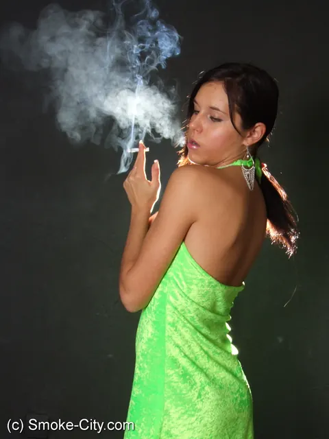 PAWG in Lime Dress and High Heels Shows Off Her Ass – photo 5 of 16