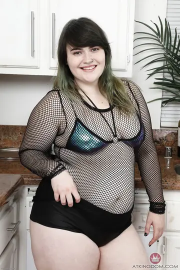 BBW Brunette Strips Out of Her Bikini in the Kitchen