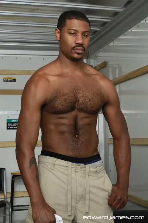 Three Athletic Men Have Bareback Anal Threesome – photo 6 of 20