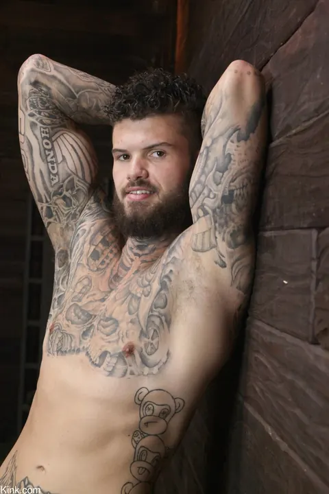 Tattooed Trans Woman Strips Nude and Poses – photo 20 of 20