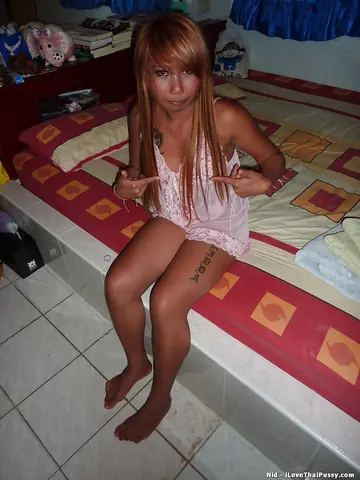Asian Woman Strips Off Her Lingerie and Fingers Herself