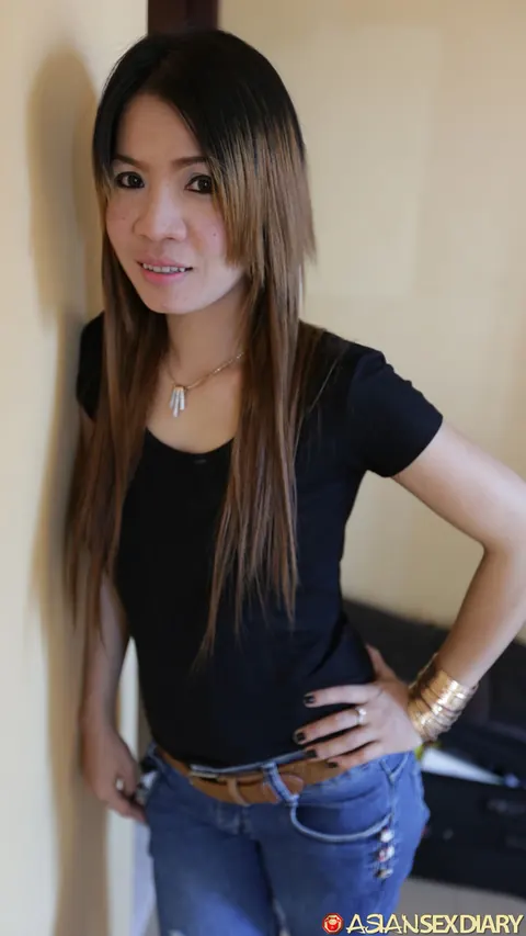 Asian MILF Fucks POV Style and Kisses Her Partner – photo 1 of 21