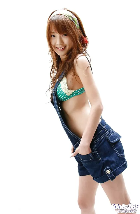 Kurara: Asian Babe with Big Tits Poses in Lingerie and Socks – photo 4 of 13