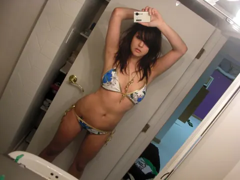 Woman in Lingerie and Bikini Poses for Selfies – photo 3 of 15