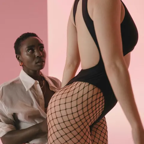 Zaawaadi: Ebony Woman Straps On and Fucks African Partner – photo 7 of 12