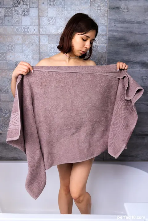 Thea Lun: Brunette with Natural Tits Spreads Her Pussy in the Bathroom – photo 20 of 21