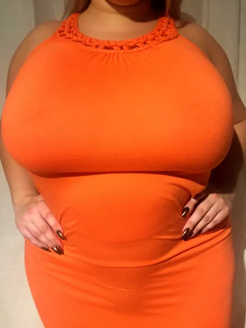 Natasha Crown: Tall Brunette MILF Spreads Her Legs in a Tight Dress – photo 6 of 12