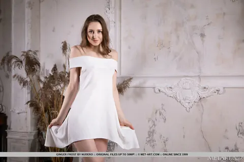 Ginger Frost: Tall Brunette Ditches Her White Dress and Spreads – photo 1 of 18