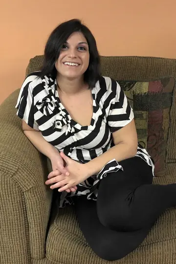 Serenity Chaste – Chubby Brunette MILF in Lingerie Gives a Blowjob and Spreads Her Legs