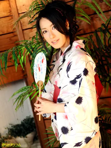 Ishiguro Kyoka – Petite Asian Wife Sheds Her Robe and Rides a Partner Outdoors