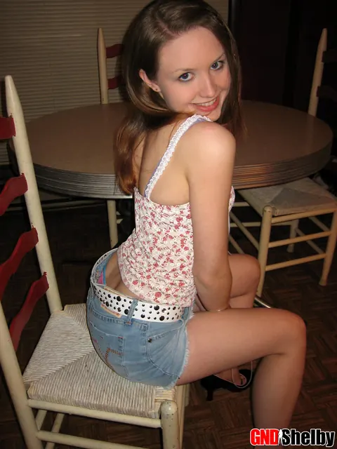 PAWG Undresses and Spreads Her Big Ass in the Kitchen – photo 3 of 12