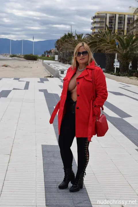 Nudechrissy: Curvy Dutch MILF in Glasses Flashes Her Big Tits Outdoors – photo 2 of 15