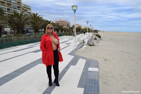 Nudechrissy: Curvy Dutch MILF in Glasses Flashes Her Big Tits Outdoors – photo 9 of 15