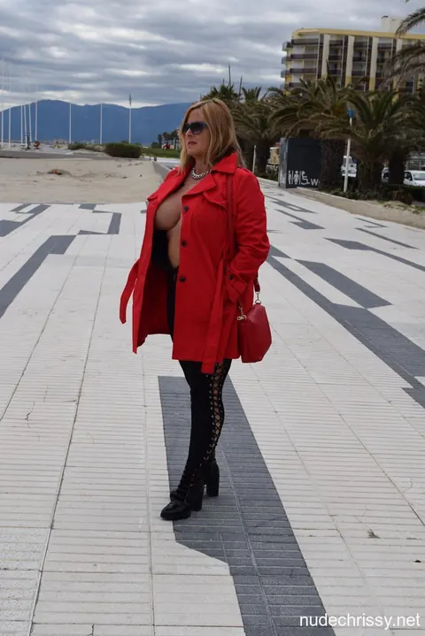 Nudechrissy: Curvy Dutch MILF in Glasses Flashes Her Big Tits Outdoors – photo 4 of 15