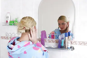 PAWG Spreads Her Legs and Fingers Her Pussy in the Shower