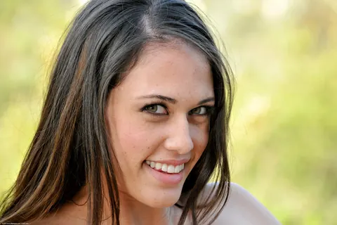 Tiffany Thompson: Brunette with Natural Tits Spreads Her Legs Outside – photo 8 of 21