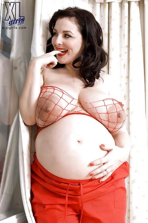 Lorna Morgan: Pregnant BBW in Fishnet Lingerie Shows Off Her Big Tits – photo 2 of 16