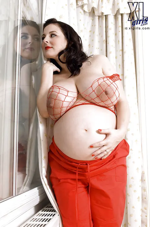 Lorna Morgan: Pregnant BBW in Fishnet Lingerie Shows Off Her Big Tits – photo 1 of 16