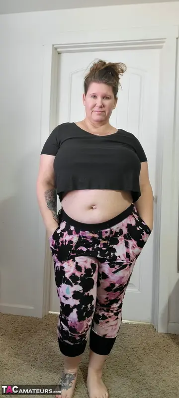 Mature Blonde PAWG Strips Out of Her Yoga Pants