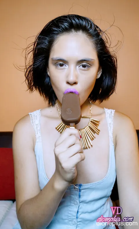 Brunette Amateur Teases Cleavage Before Giving a Blowjob – photo 8 of 15