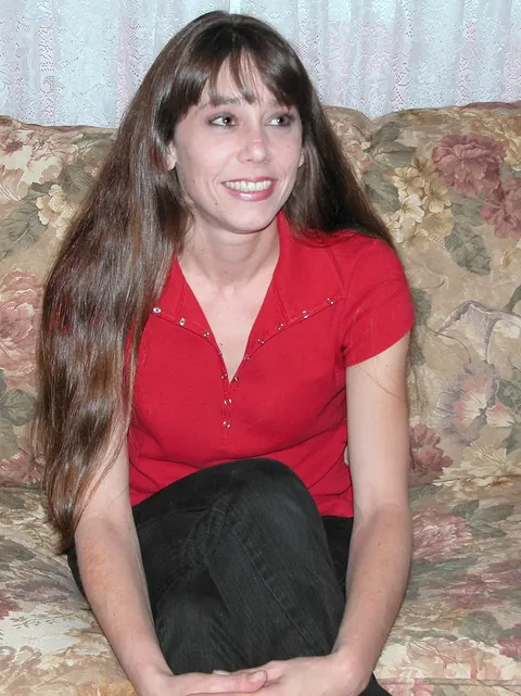 Samantha Charles: Thick Brunette MILF Strips Out of Her Jeans Outdoors – photo 3 of 20