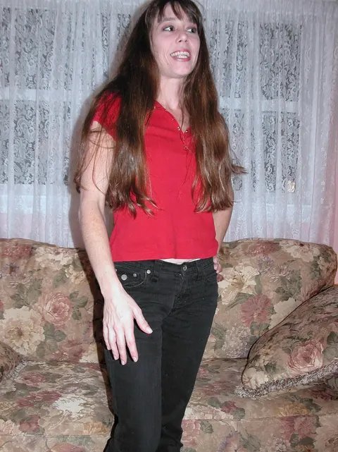 Samantha Charles: Thick Brunette MILF Strips Out of Her Jeans Outdoors – photo 6 of 20