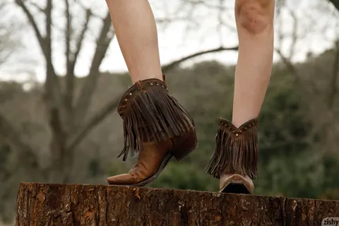 Katie Darling: Blonde in a Skirt and Heels Spreads Outdoors – photo 3 of 13