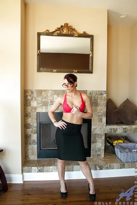 Holly Coxxx: Brunette MILF in Glasses and Heels Strips and Uses a Vibrator – photo 5 of 16