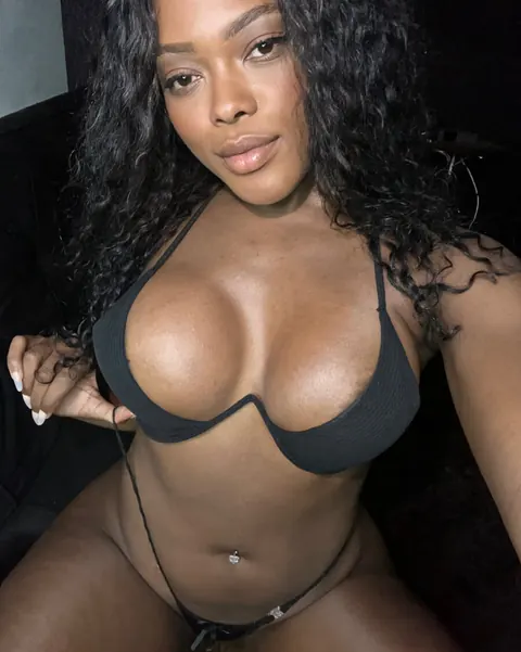 Latina Woman Strips Nude and Poses for the Camera – photo 4 of 12