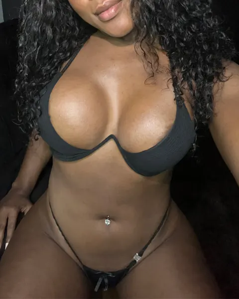 Latina Woman Strips Nude and Poses for the Camera – photo 6 of 12