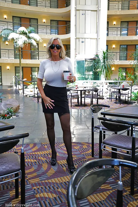 Sandra Otterson: Blonde MILF Strips Out of Her Skirt at the Office Desk – photo 7 of 16