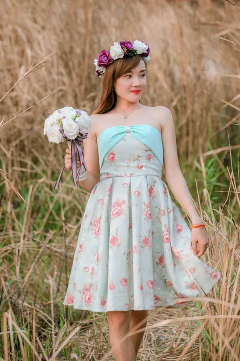 Asian Redhead Bride Lifts Her Wedding Dress Outdoors – photo 2 of 21